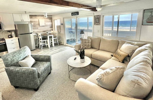 Oceanfront, private porch,unobstructed amazing panoramic views of Atlantic Ocean