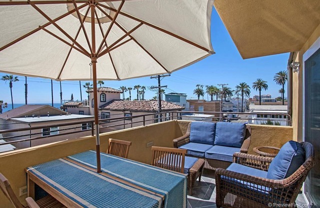 OCEANSIDE BEACH located by pier and marina! Ocean Views! Walk to Village!