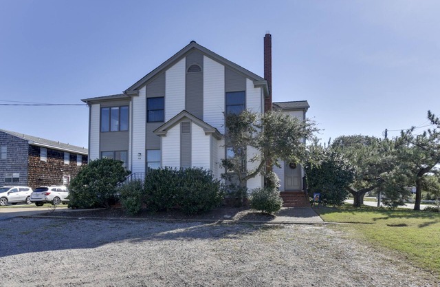 Oceanside Condo, 4 Bedrooms + Convertible bed(s), 3 Baths, (Sleeps 10)