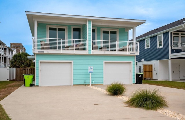 Oceanview and Pet Friendly at Tide and Seek