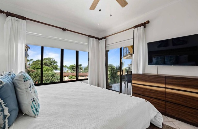 Oceanview, Right in town, steps from everything