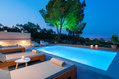 Olive Βay Villa