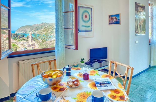 Olivi del Mesco - for 6, on Mesco hill, 1 km from the beach and centre, with parking