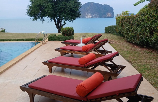 OMG! Pool Villa, Stunning Sea Views, Amazing Sunsets in Peaceful Khaothong,Krabi