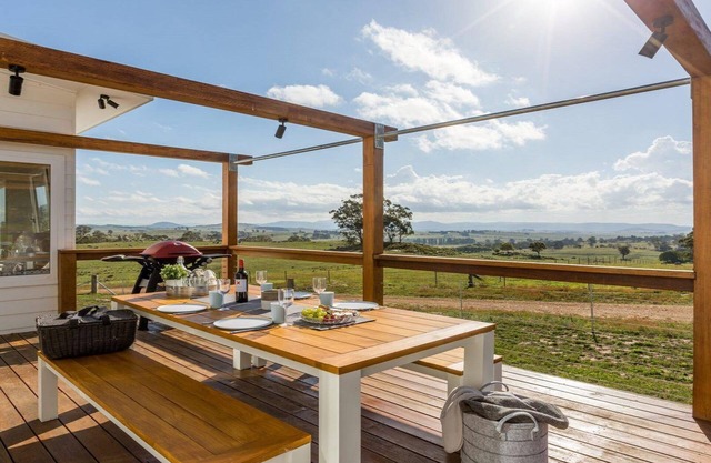 On a Hill – modern country home near Braidwood