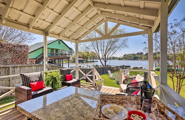 On-Site Lake Conroe Access - Updated Cabin Rental