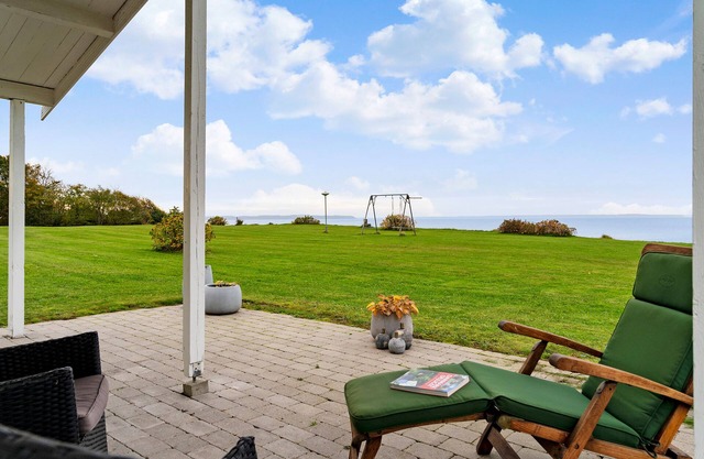 On the Beach - Summerhouse
