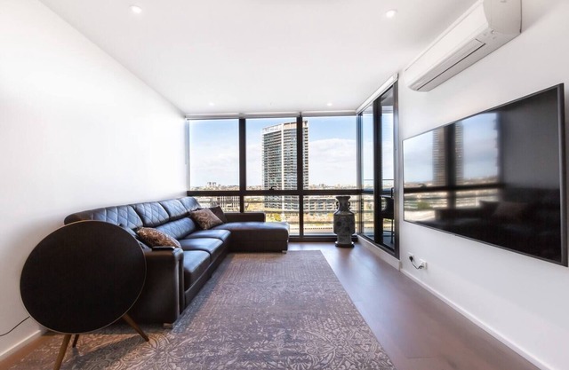 On the River A Resort style Retreat in Docklands