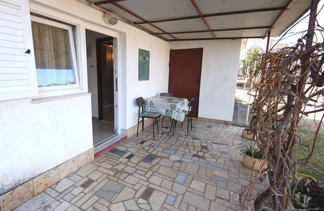 One bedroom apartment with terrace Njivice, Krk (A-21858-a)