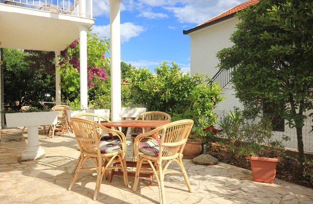 One bedroom apartment with terrace Kučište - Perna, Pelješac (A-4629-a)