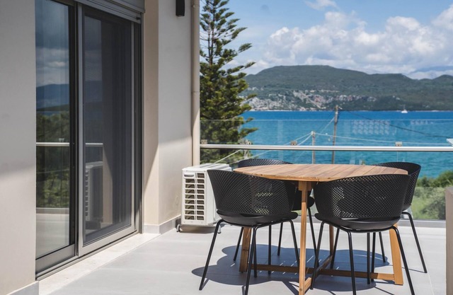 One-Bedroom with Attic Apartment Sea View