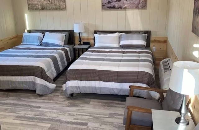 O’Neill Ventures’s Queen Cabin with WIFI