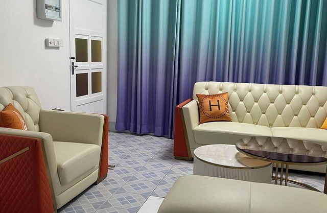 Ontrack Travel Transit Hotel