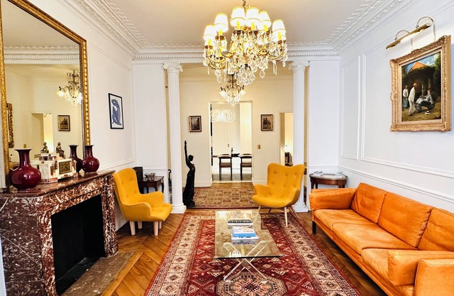 Opera/louvre Luxury 2bd/2bth APT With Elevator