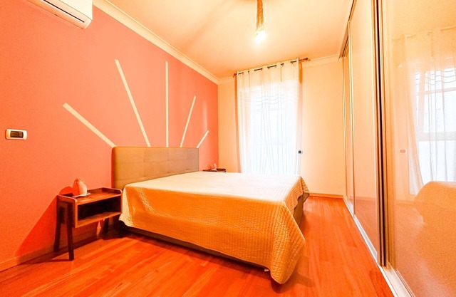 ORANGE ROOM WITH GARDEN VIEW