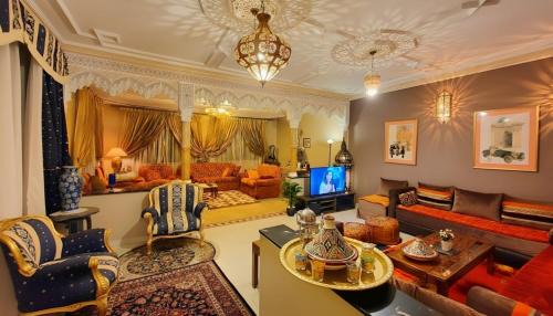 Oranger Family House Marrakech City Center, Private Large House, Terasse Garden View, Free Parking