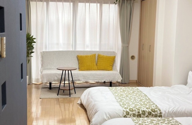 Osaka Castle, Nakanoshima and Osaka-Tenmangu/Orizuru Kitchen Apartment 101