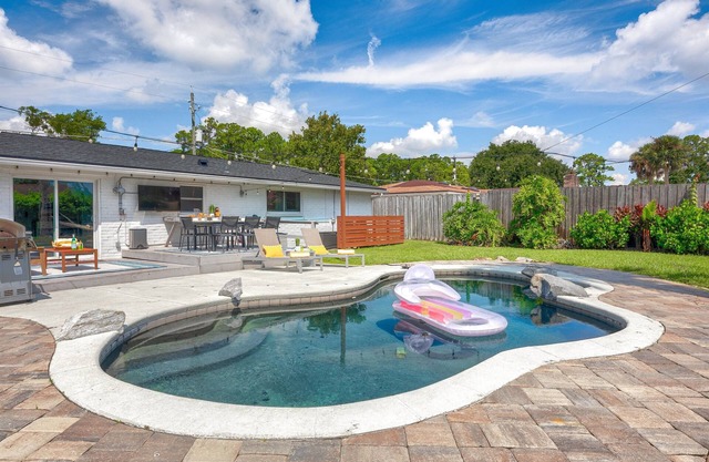 Osprey: Peaceful Getaway, Heated Pool, Near Mayo