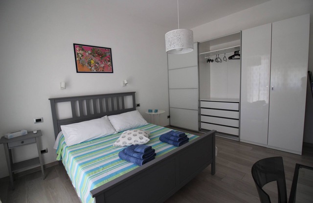 Ostia-apartment 50 mt from the beach, near historic center-sea view