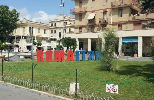 OSTIA LIDO CENTRAL INDEPENDENT SUMMER MONTHS