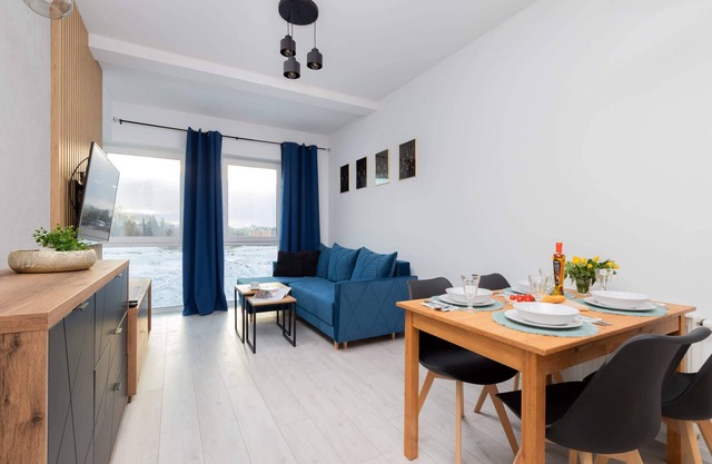 Ostoya Pucka 82B | Modern Apartment | Balcony
