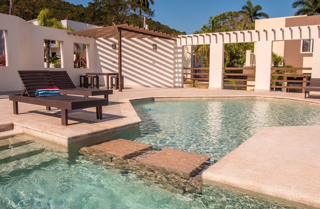 Otaheiti House, beautiful, 2 bedrooms , oceanview built for your peace of mind.