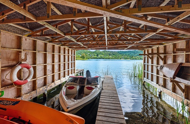 OTUMUTU LOOKOUT LAKEFRONT JETTY BOATSHED! 2 YEAR RENTAL AVAILABLE AFTER FEB 2025