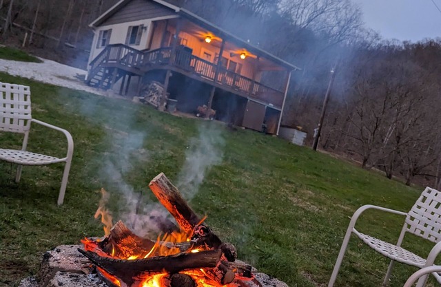"Our Little Piece of Heaven" Private cabin located in Wayne's National Forest