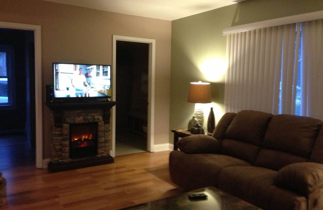 Our little place by the lake- Ski Alpine or Wilmot in Winter!