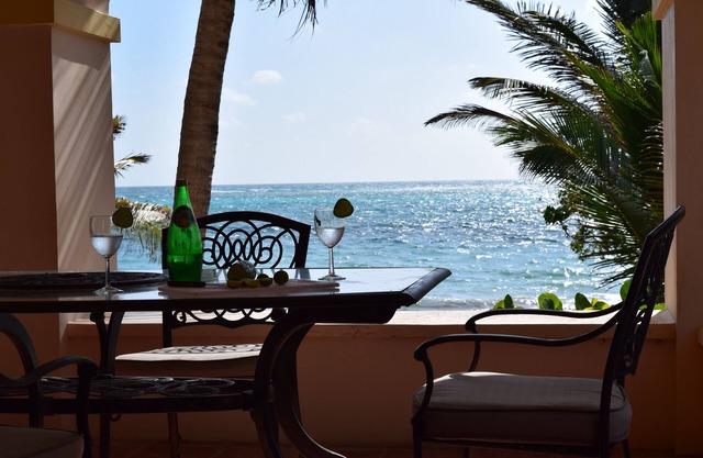 Outstanding Family Memories*Beach Front*Free WiFi*Grill*Beach Supplies/Toys*AC