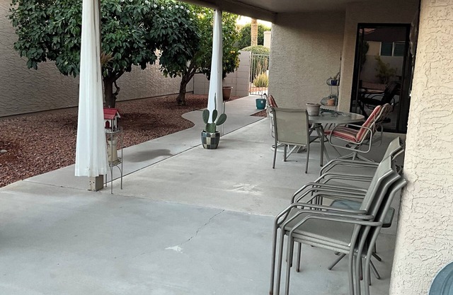 Over 50 Community - Short Walk to Cottonwood Pool and restaurant