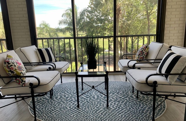 Overlook Club Pelican Golf AND walk to beach -30 Day rental min for March 2025