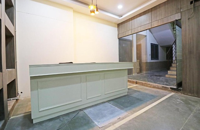 OYO Diamond Suite Near Lotus Temple