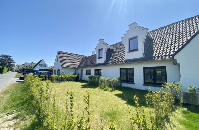 P25 Villa with 5 rooms - 10 pers - 760m van beach