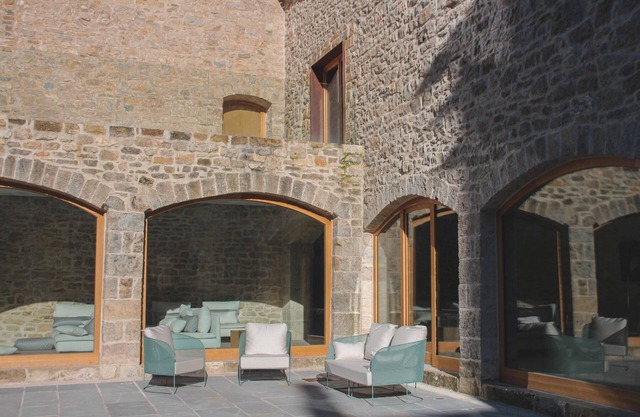 Palace with ten rooms for up to 31 people