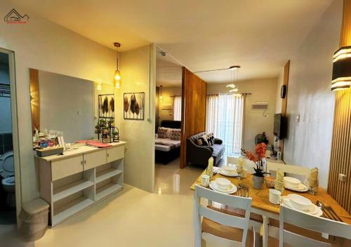 Palawan Luxury Stay with Balcony, Free Gym & Pool - B1 5Topaz