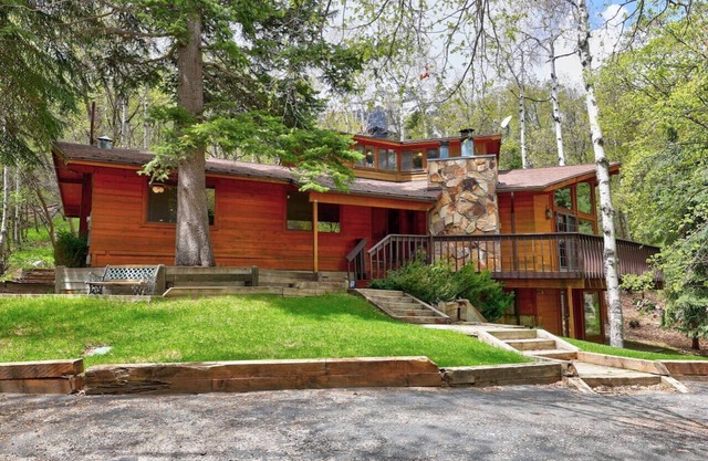 Palisade Pines Sundance, Utah Walk to Sundance Huge yard Game room Mountain Cabins Utah