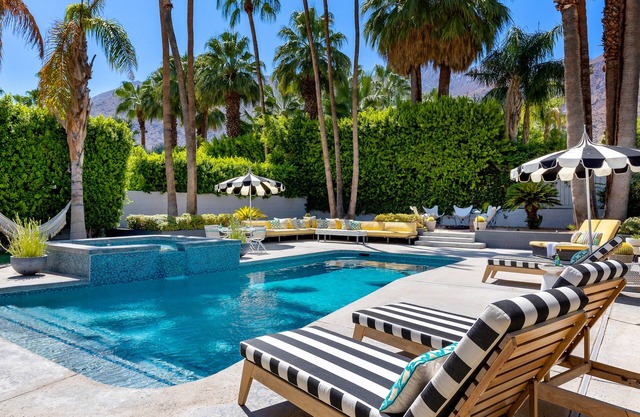 Palm Grove - Luxury Mid Mod Vacation Home!