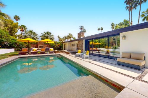 Palm Springs Luxury Retreat