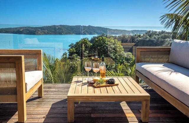 Palms on Kennedy Point | Stay Waiheke