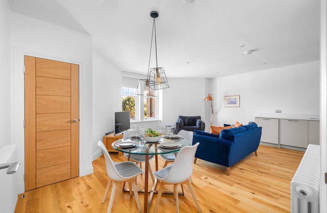 Panmure Apartment - golf course views