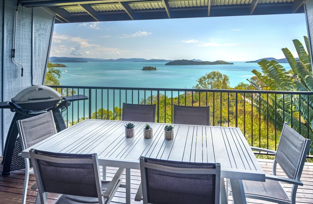 Panorama 15, Seaview Apartment on Hamilton Island