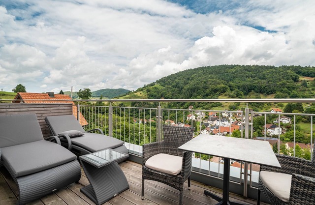 Panorama Nature Room 'Bird's Nest' with Stone Pine Wood, Panoramic View and Air Conditioning