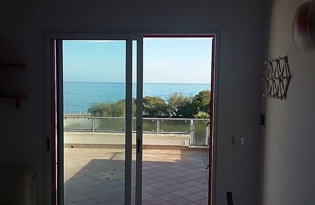 Panoramic studio apartment on the San Foca seafront