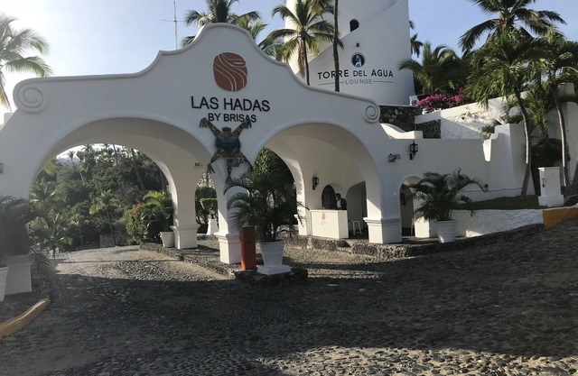 Panoramic Views - Ambiance - Affordable