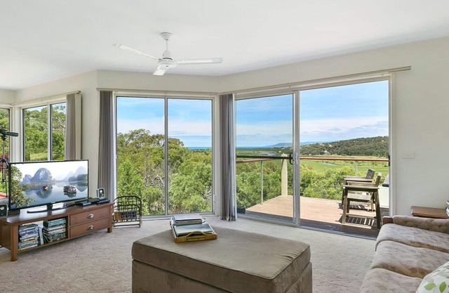 Panoramic Views - Big house with big views
