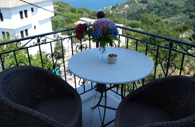 Paradeisos Penthouse