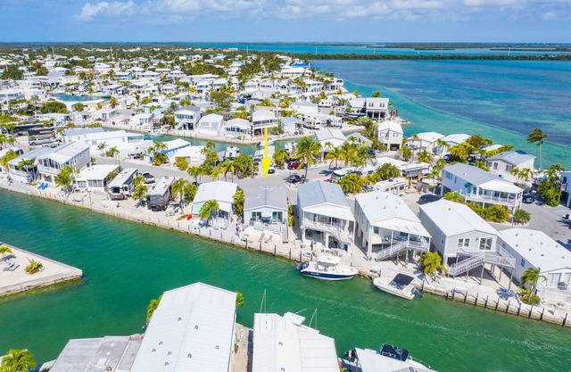 Paradise Escape - VO466 35' Dockage