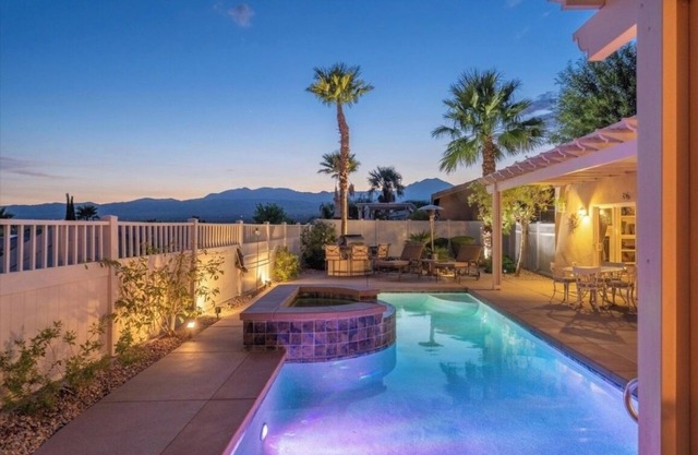 Paradise in the desert! Pool & Golf!