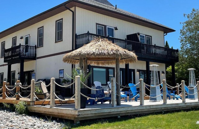 Paradise Inn On the Beach